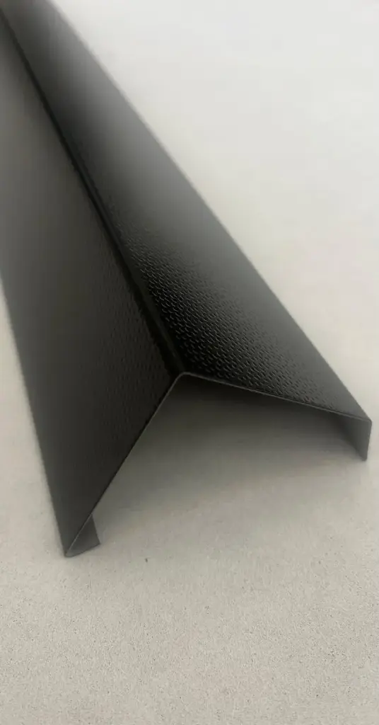 [HK000737] Dakkap 65x65x3000mm, zwart