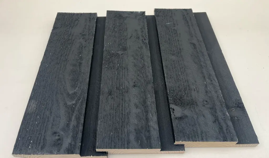 [HK001028] Signatur™ Gevelbekleding Götheborg 22x120x4200mm (105mm werkend), zwart (gegrond en gespoten)
